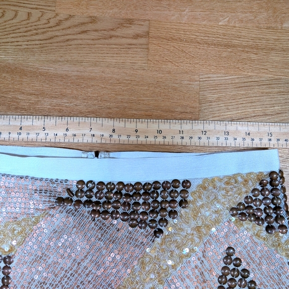 STUNNING beaded mini skirt - Picture 2 of 10